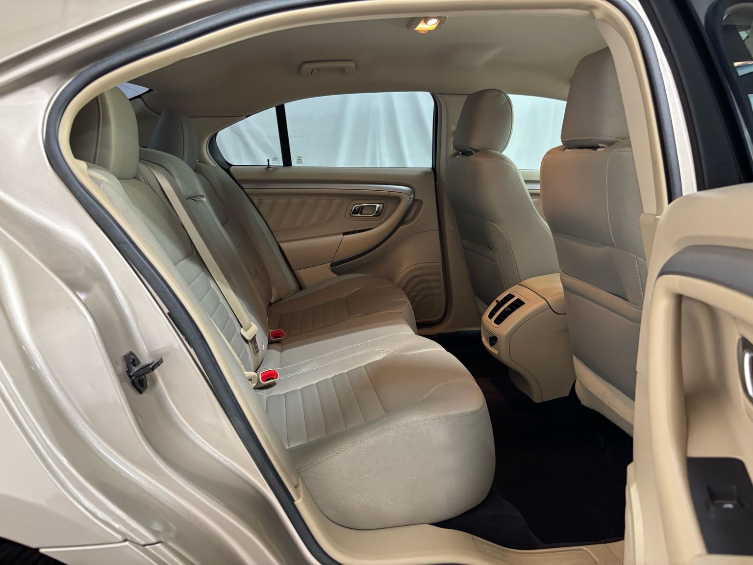 Used Car 2018 Ford Taurus  Se For Sale Under $15,000 In Austin, Texas