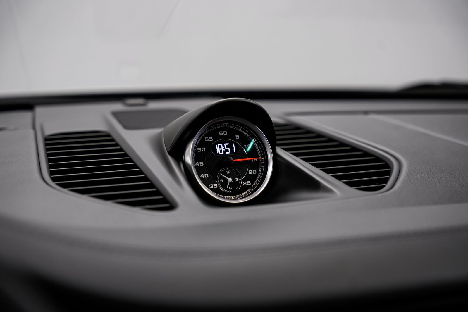 2015 Porsche 911 Carrera GTS — photo 12