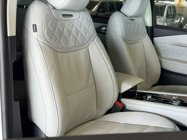 New 2026 Star White Metallic Tri-Coat Ford Platinum image 12