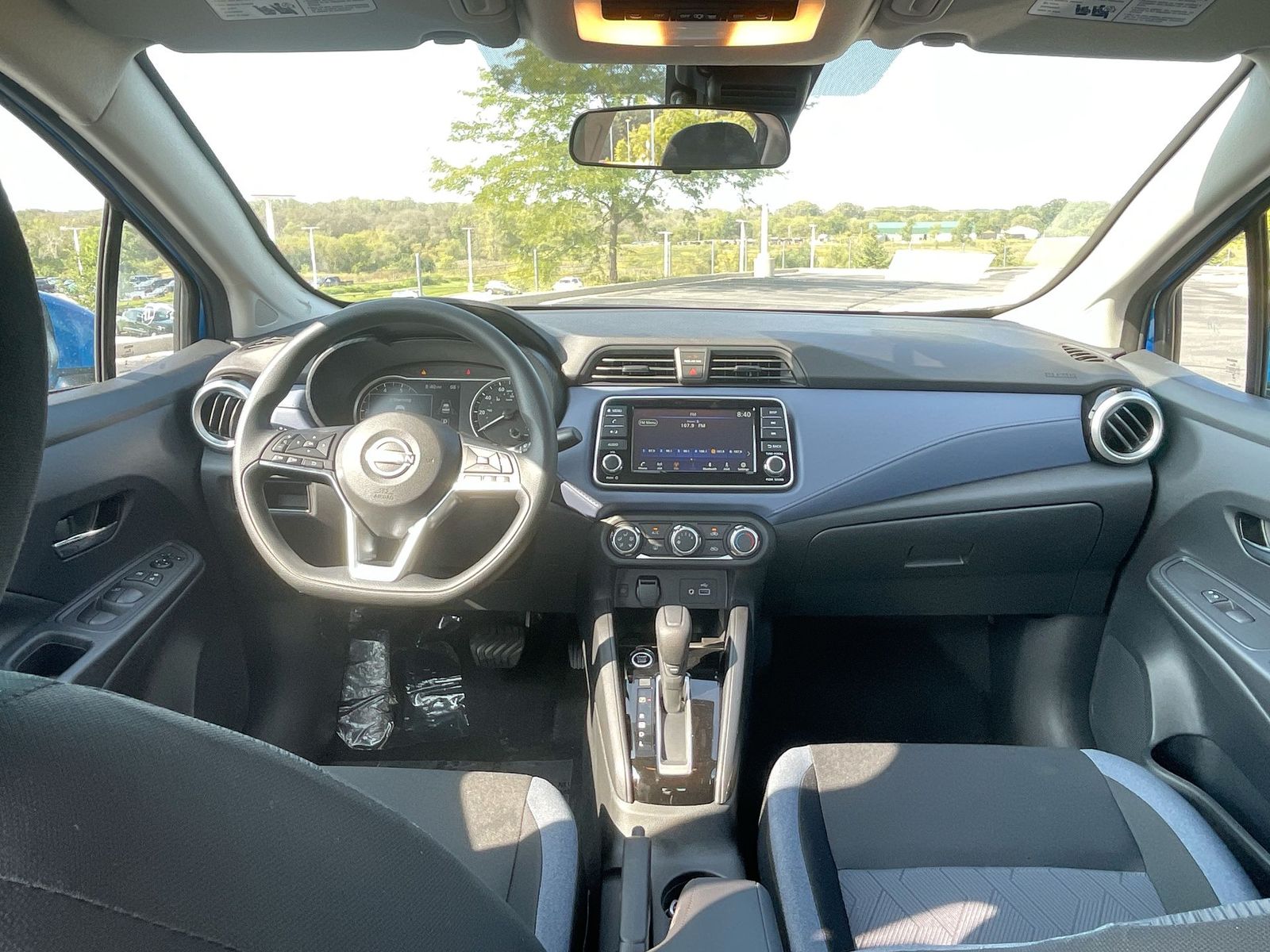 2024 Nissan Versa 1.6 SV 23