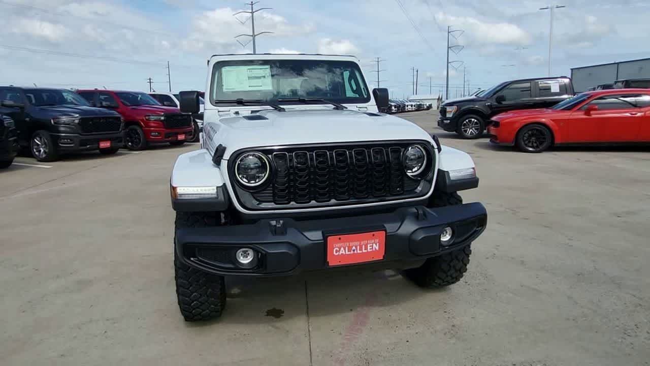 View vehicle photo 2