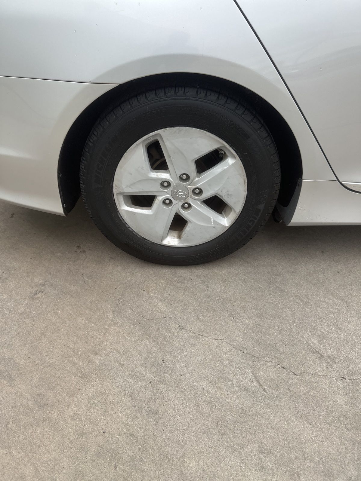 Used Car 2012 Hyundai Sonata Hybrid  Base For Sale Under $10,000 In Austin, Texas