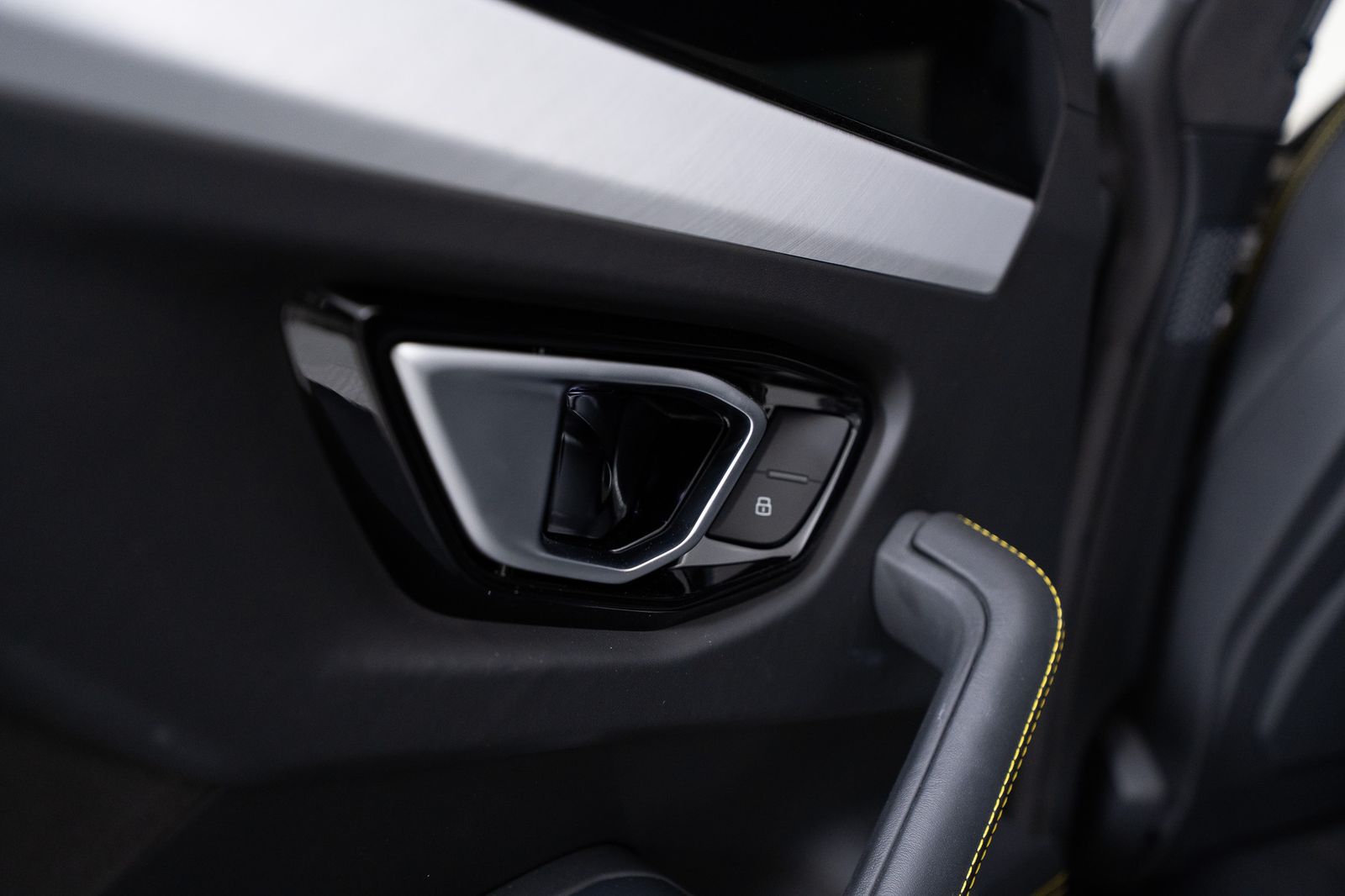 2020 Lamborghini Urus — full photo 24 of 53