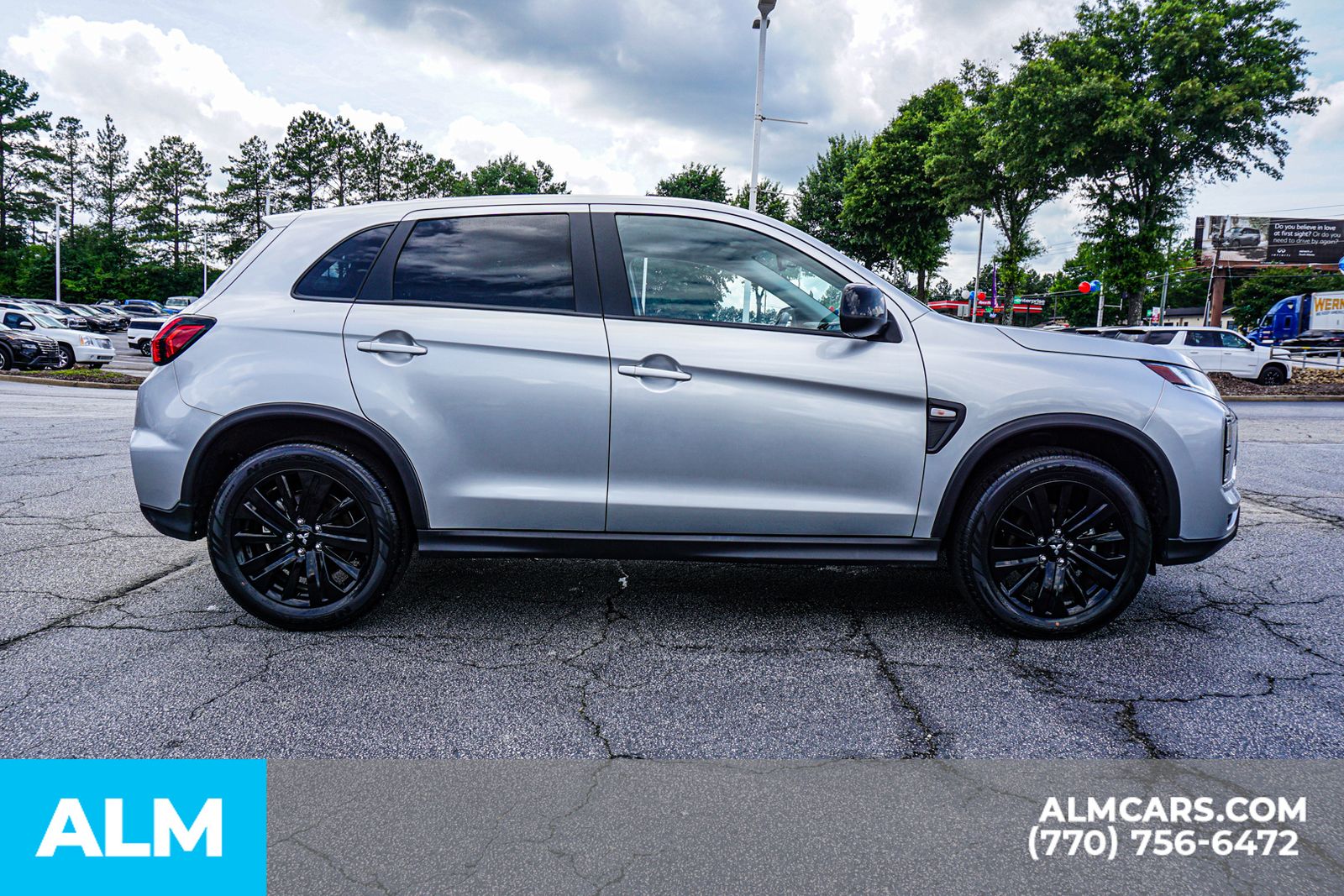 Used 2025 Silver Mitsubishi 2.0 SE image 10
