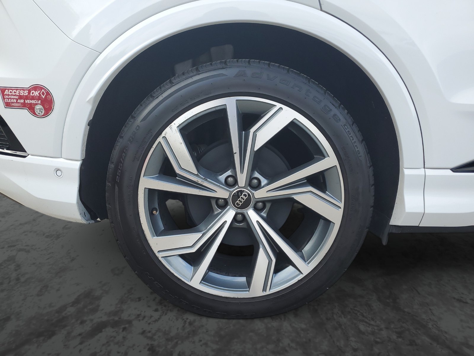 Vehicle photo