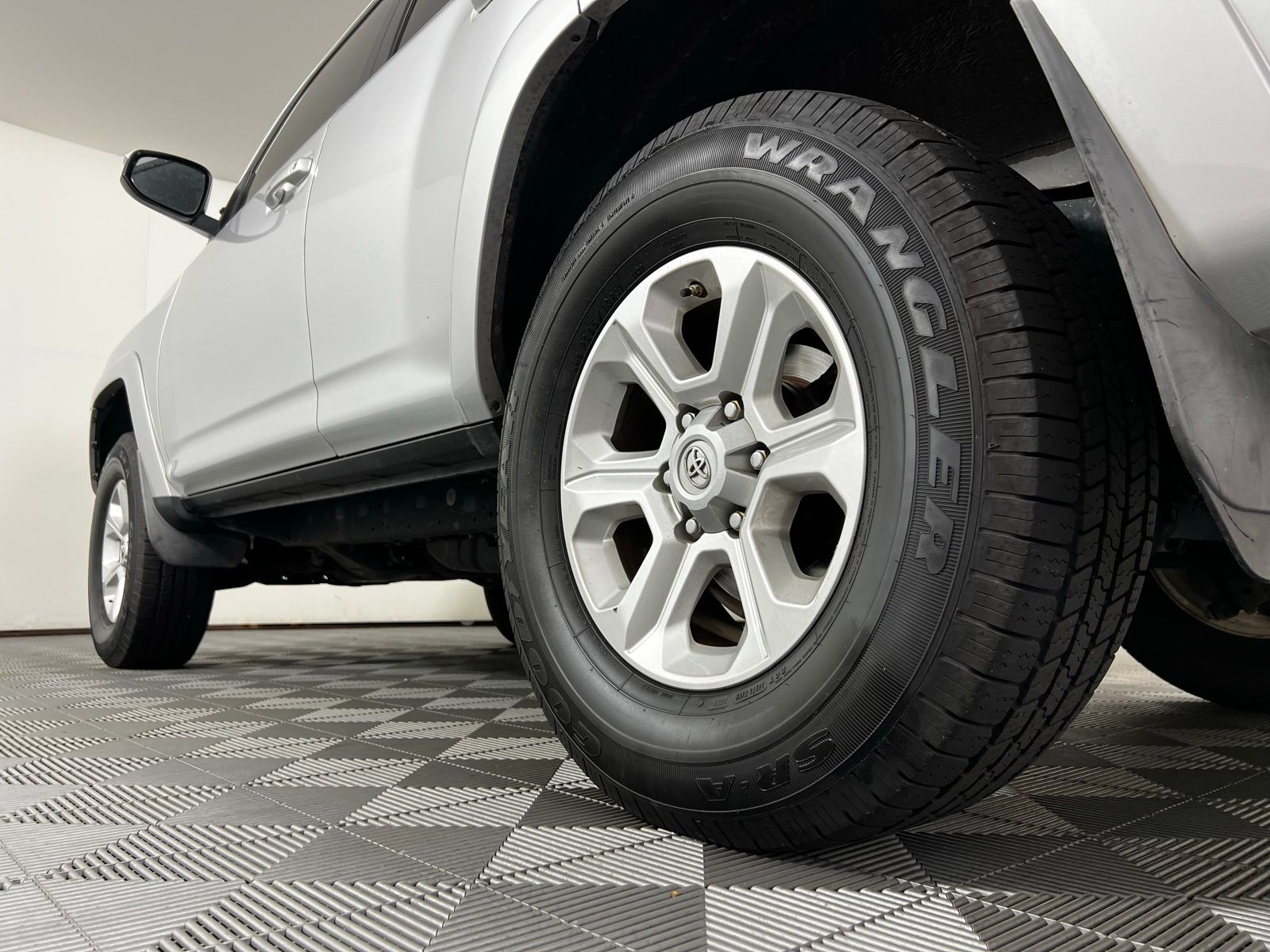 2014 Toyota 4Runner SR5 9