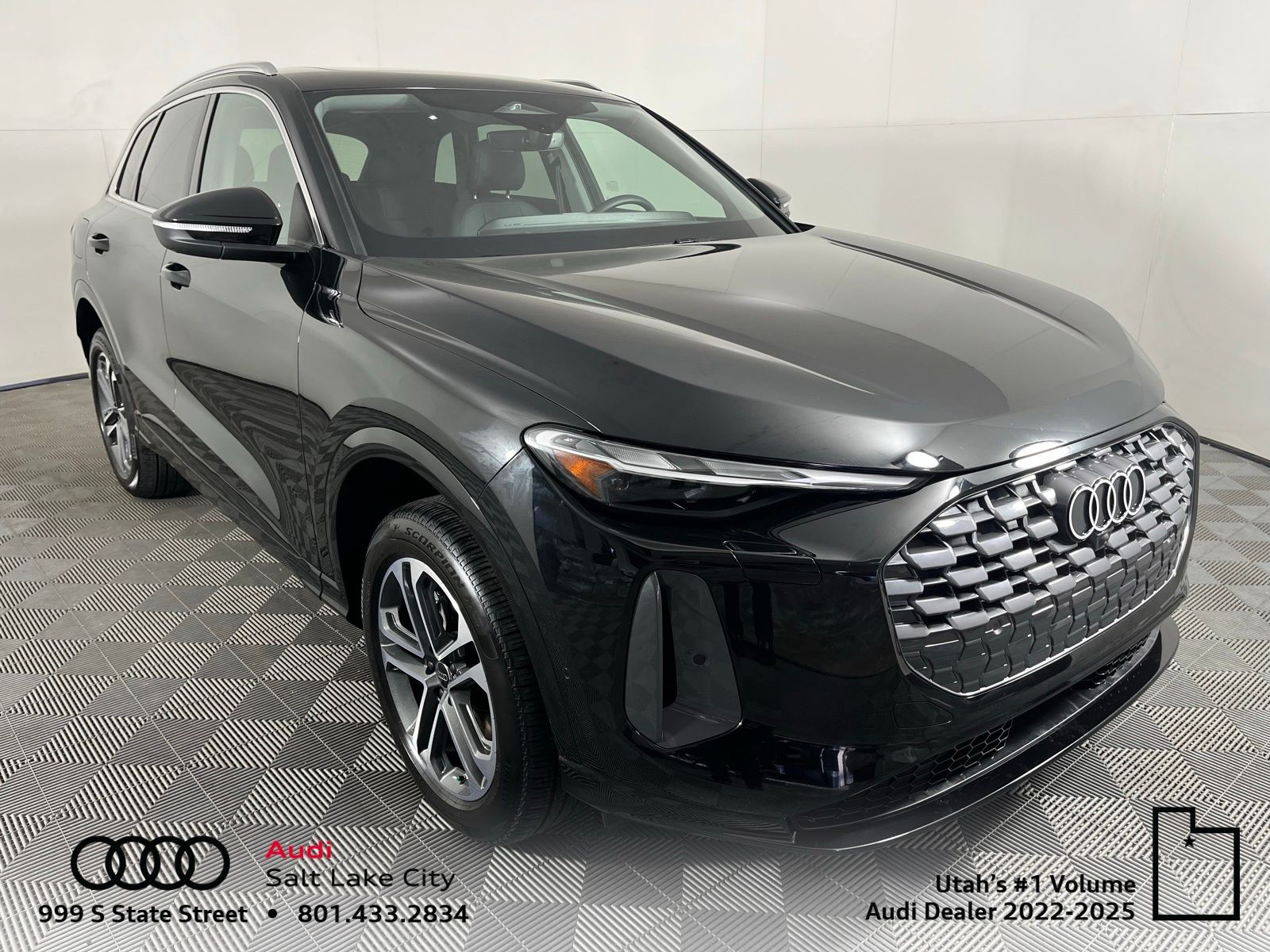 Mythos Black Metallic 2025 Audi Q5 SUV / Crossover All-Wheel Drive 7-Speed Automatic
