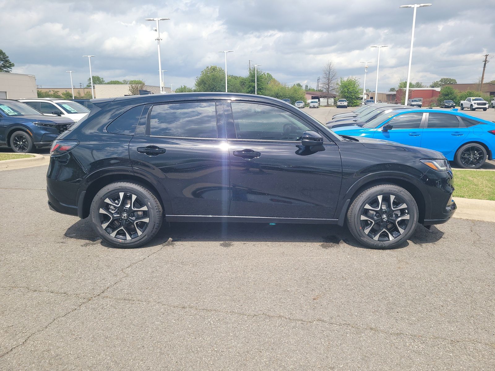 View vehicle photo 2