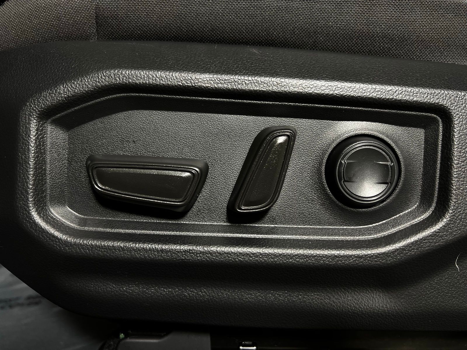 Thumbnail: 2025 Toyota Tundra - 14