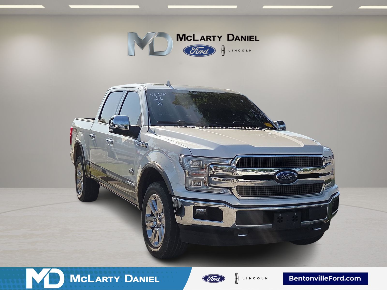 White Platinum Metallic Tri-Coat 2018 Ford F-150 Pickup Truck Four-Wheel Drive Automatic