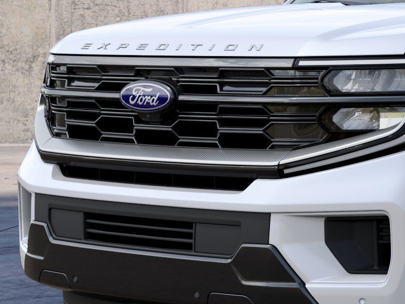 New 2027 Star White Metallic Tri-Coat Ford Platinum image 17