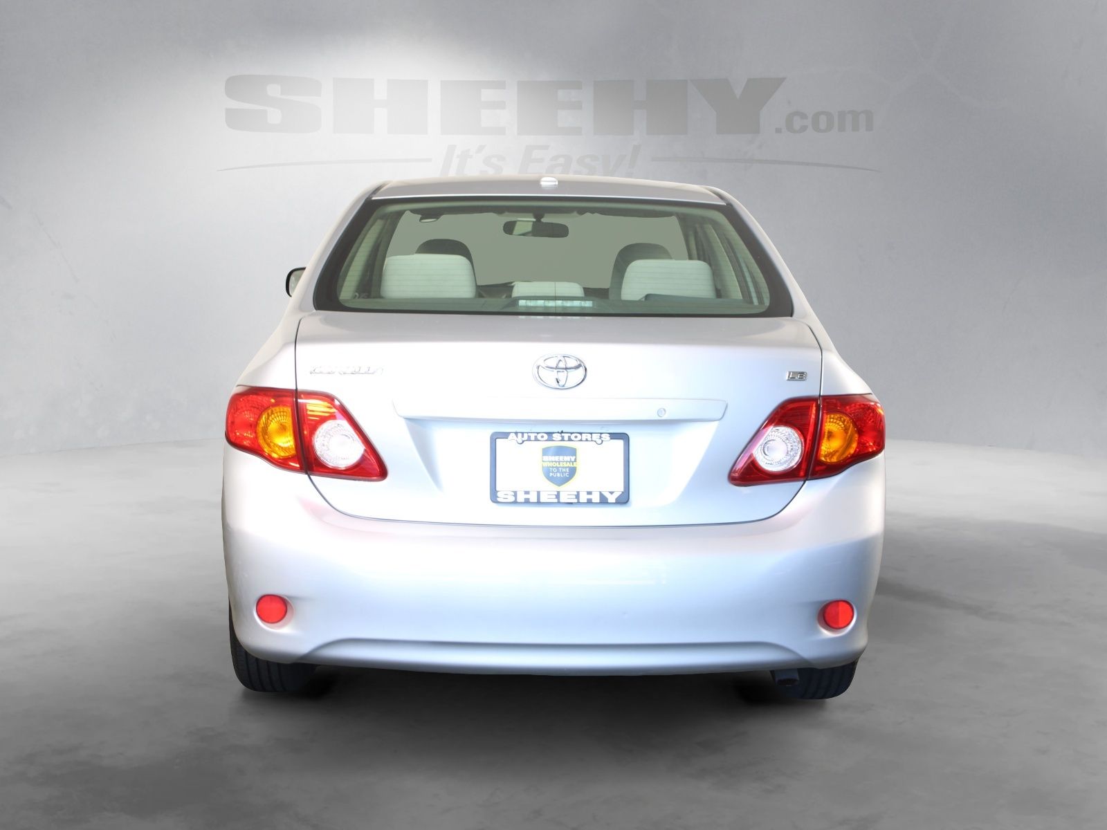 Used 2010 Silver Toyota LE image 8