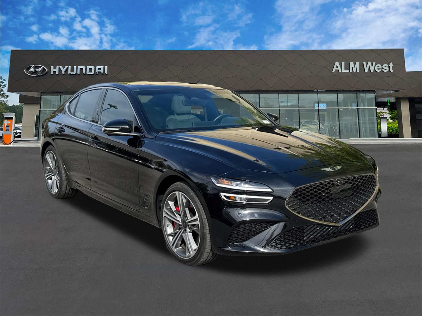Used 2025 Black Genesis 3.3T Sport Advanced image 3