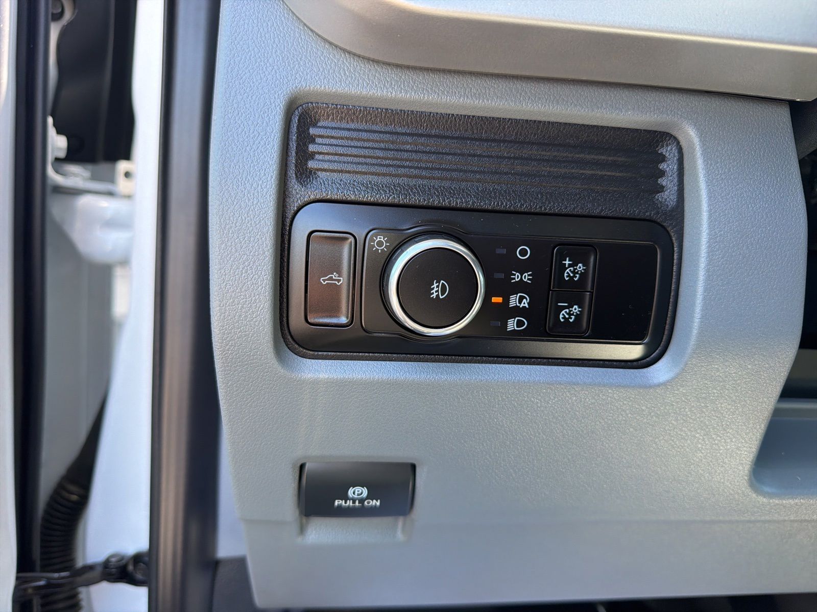 Certified Used 2025 Oxford White Ford XL image 23