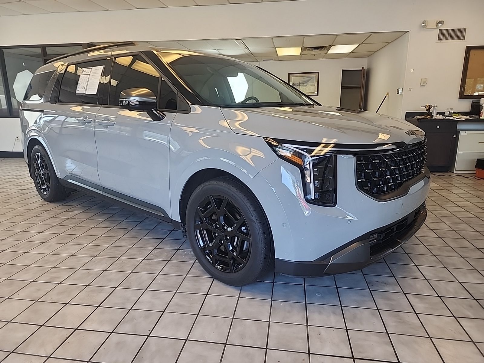 2025 Kia Sedona SX Prestige HEV's photo
