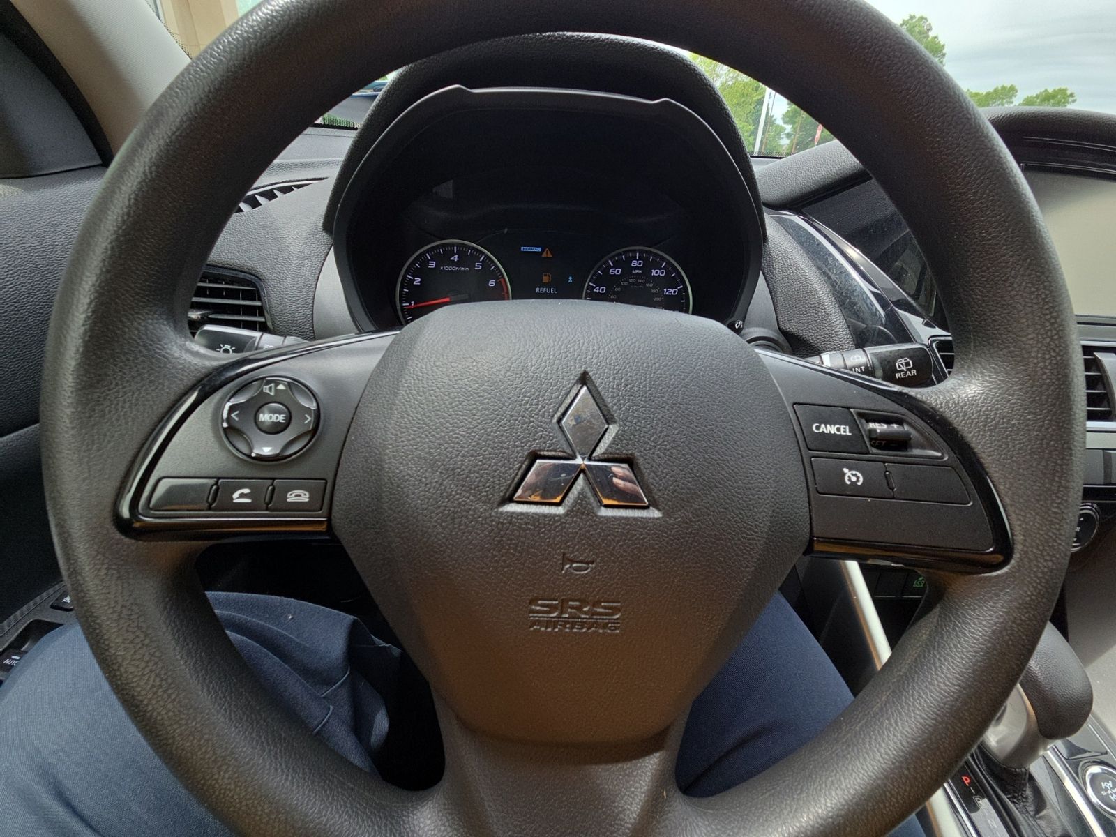 Used 2024  Mitsubishi ES image 17