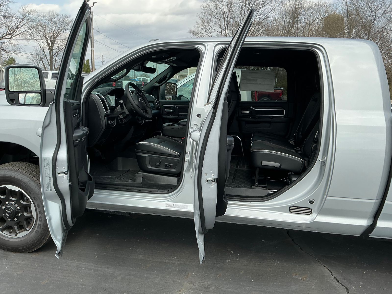 View vehicle photo 2