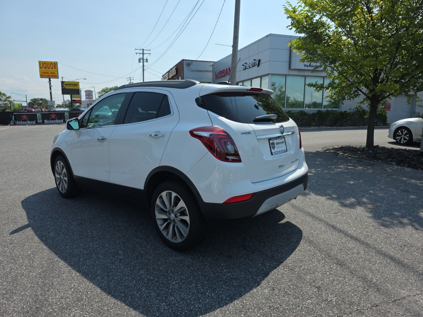 Used 2019 White Buick Preferred image 5