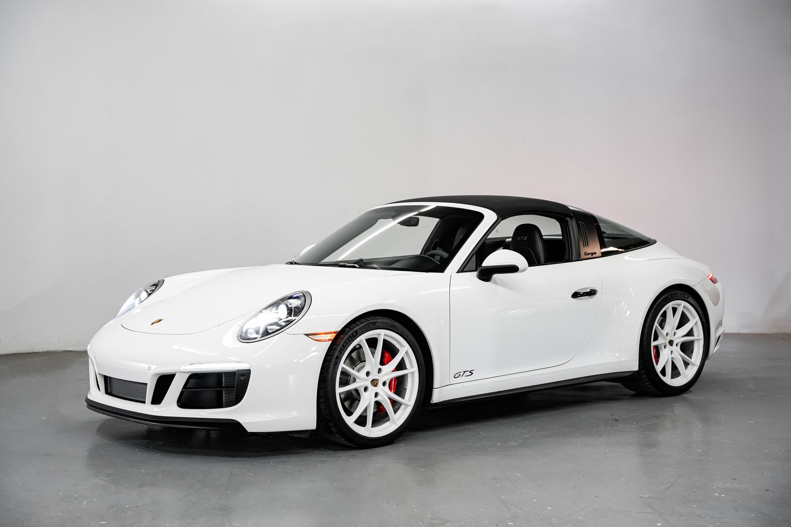 2019 Porsche 911 Targa 4 GTS — photo 6