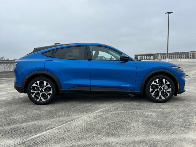 New 2026 Velocity Blue Metallic Ford Select image 3