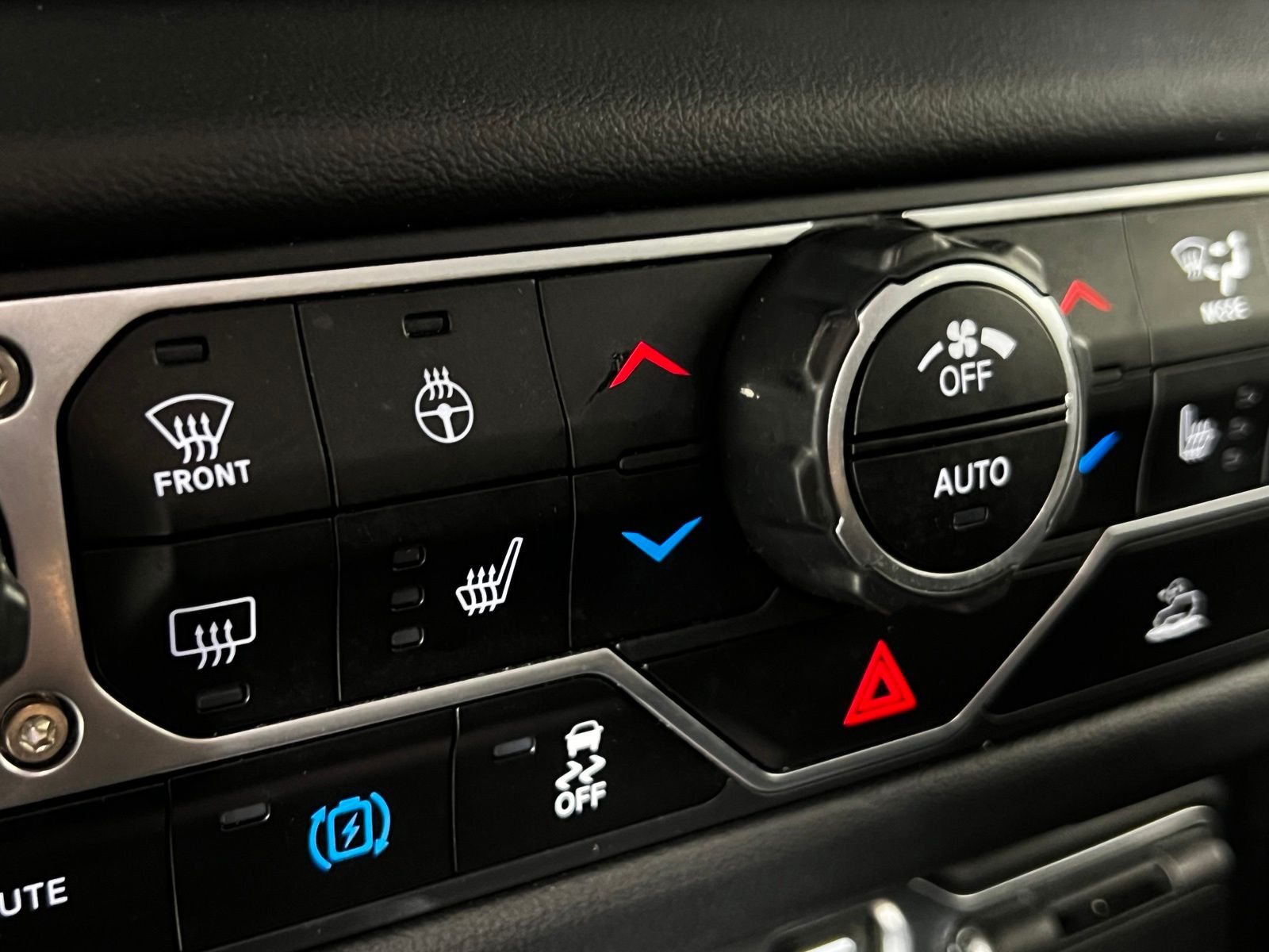 Thumbnail: 2024 Jeep Wrangler - 20