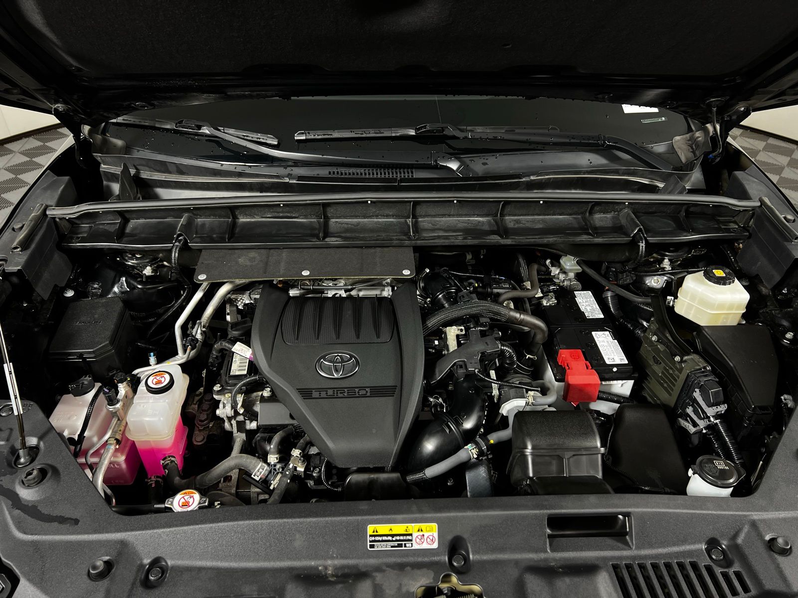 Thumbnail: 2023 Toyota Highlander - 9