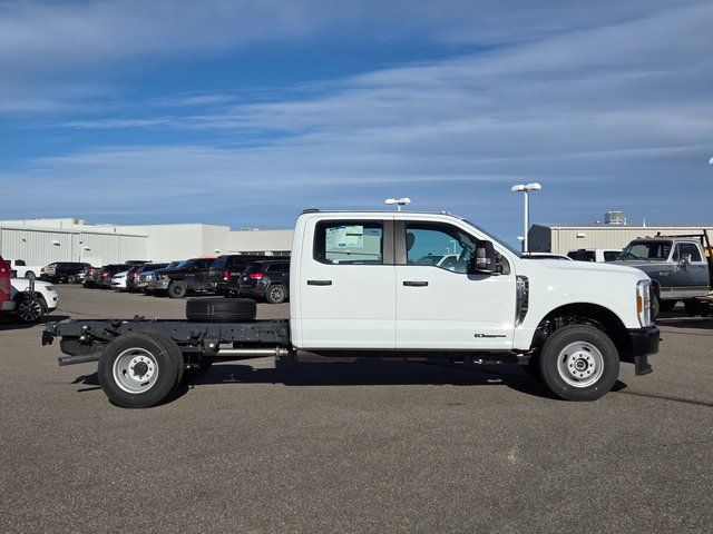 2026 Ford F-350SD thumbnail 3