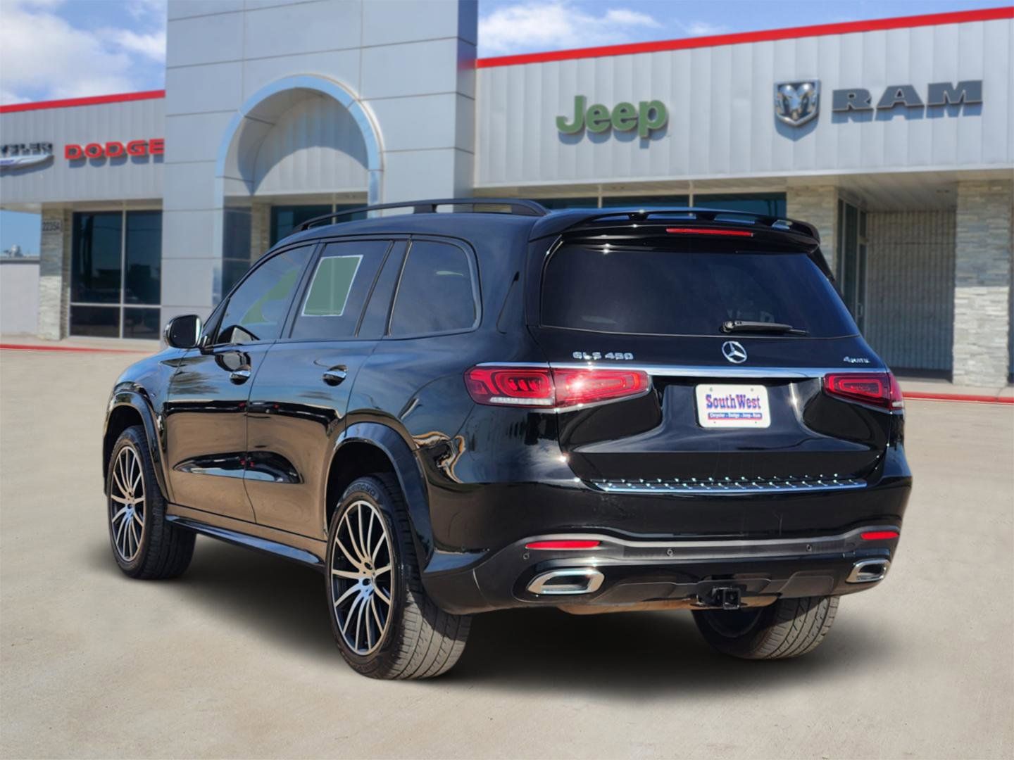 View vehicle photo 4