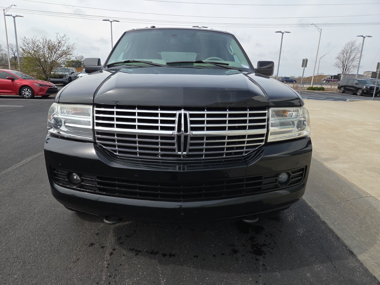 View vehicle photo 3