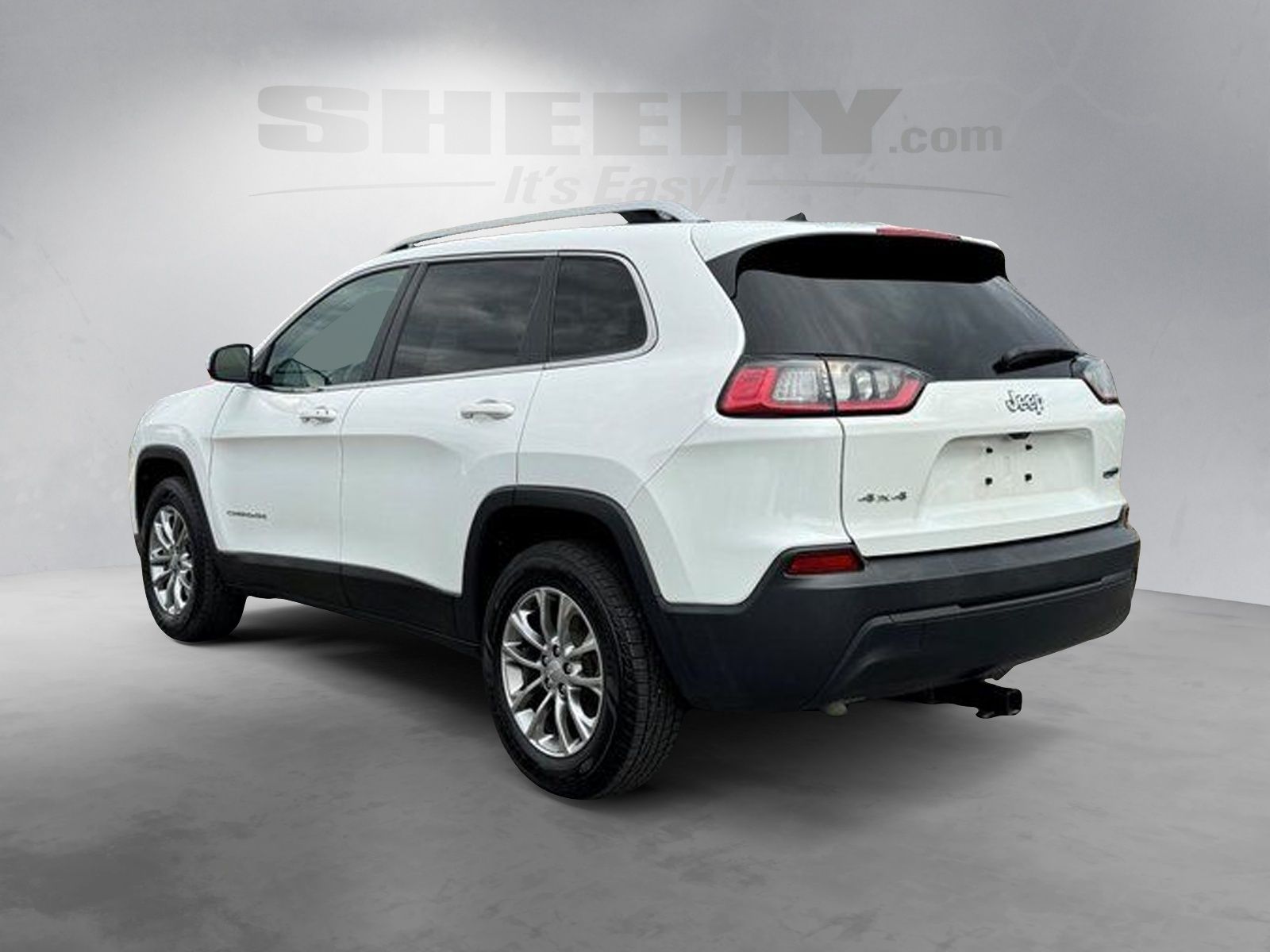 Used 2019 White Jeep Latitude Plus image 12