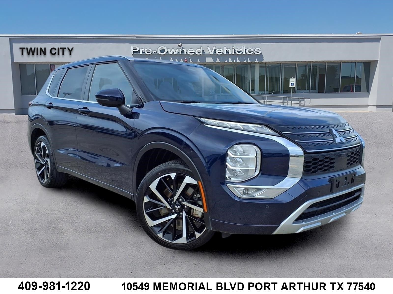 2024 Mitsubishi Outlander SEL 2WD's photo