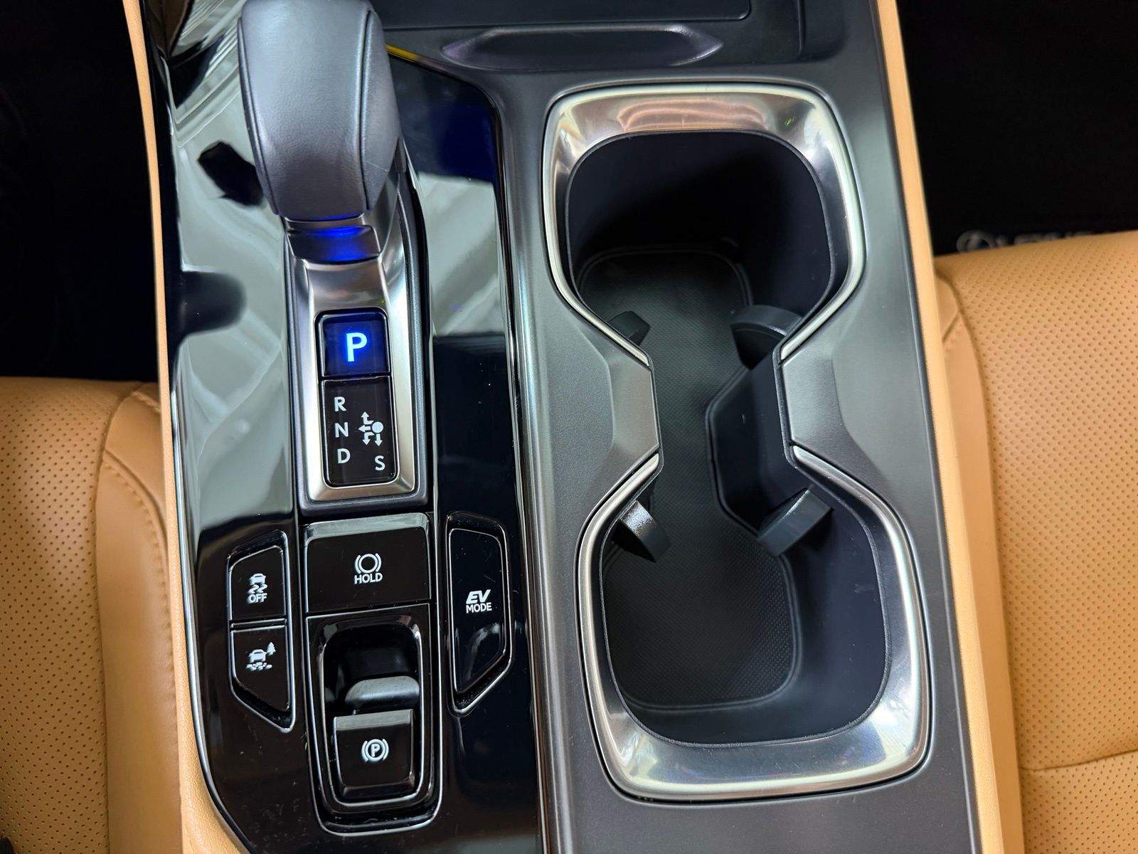 Used 2025 White Lexus 350h Premium image 20