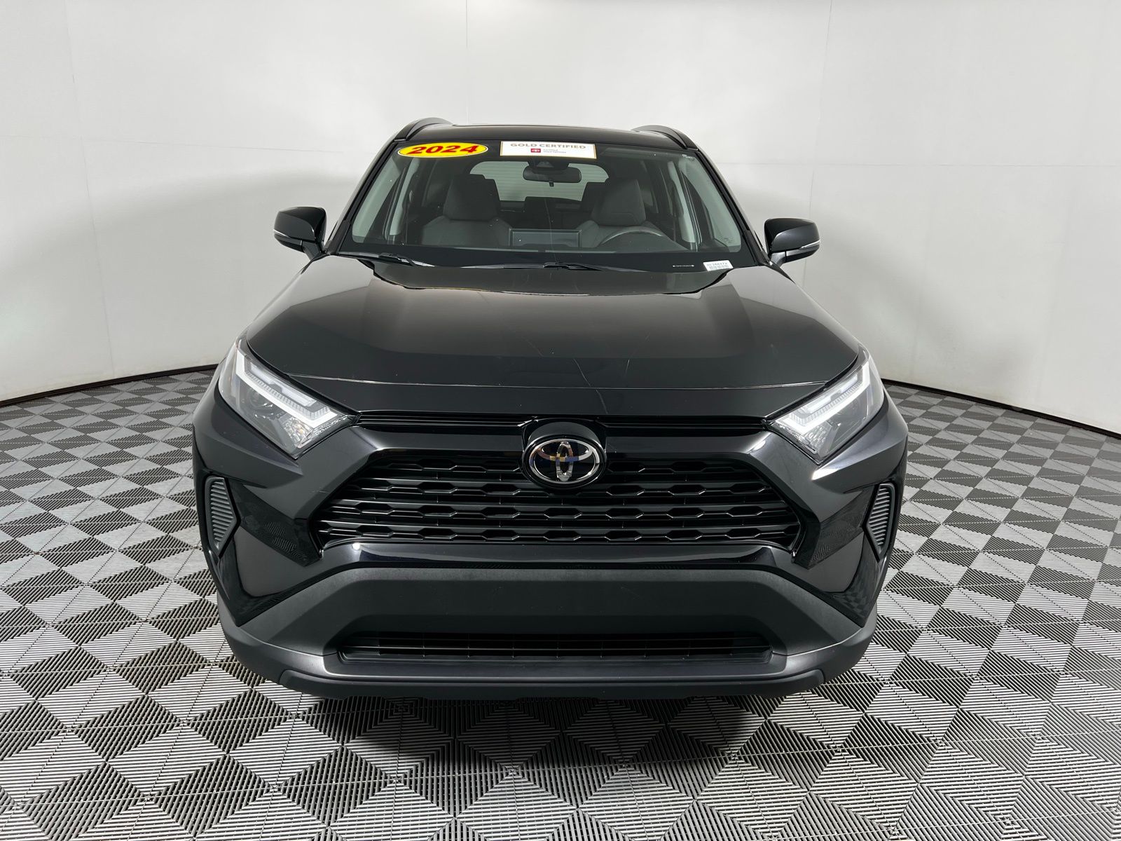 2024 Toyota RAV4 XLE 2