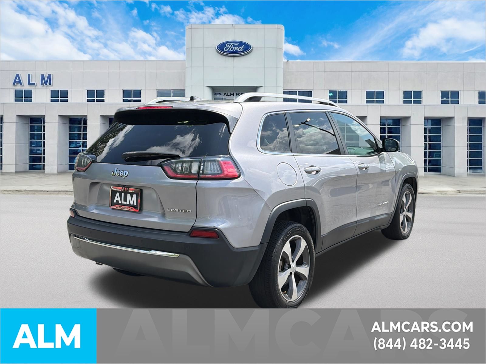 Used 2019 Silver Jeep Limited image 5