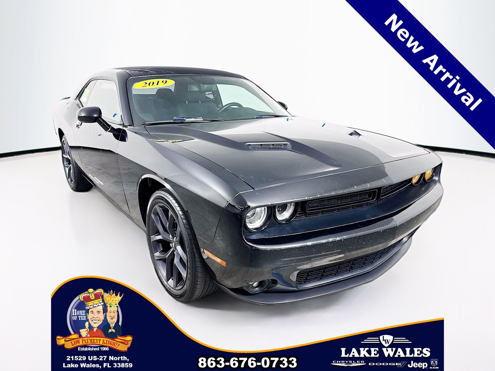 Pitch Black Clearcoat 2019 Dodge Challenger SXT RWD Coupe Rear-Wheel Drive 8-Speed Automatic