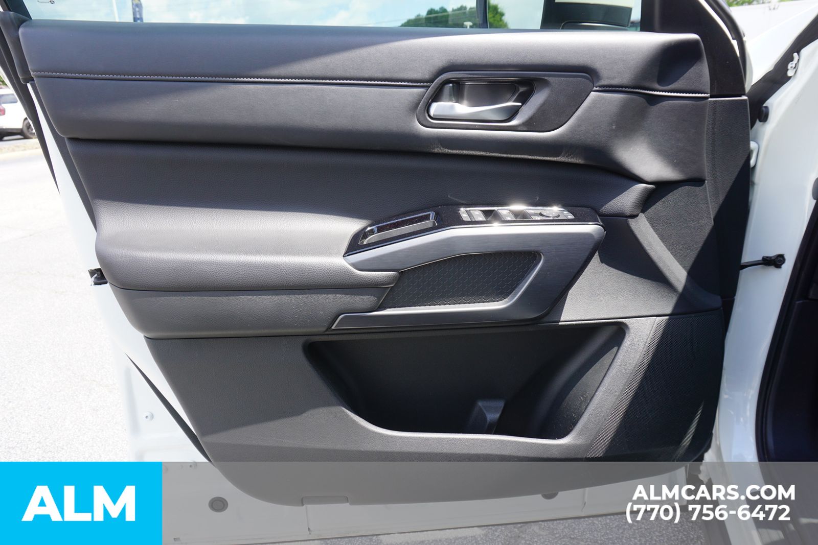 Used 2023 White Nissan SL image 54