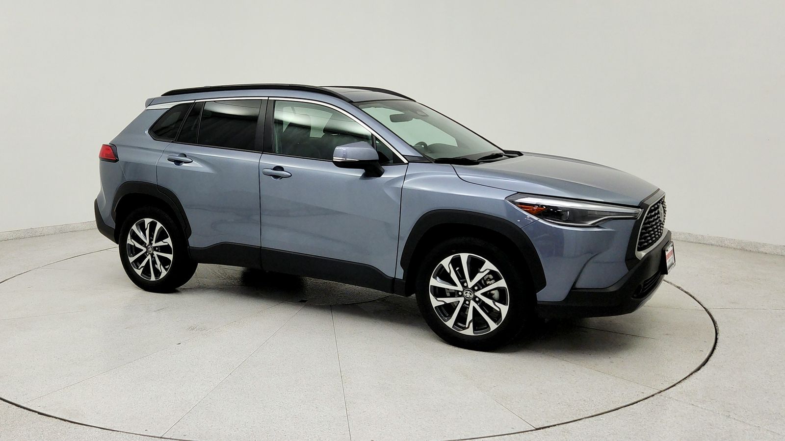 Used 2023  Toyota XLE image 9