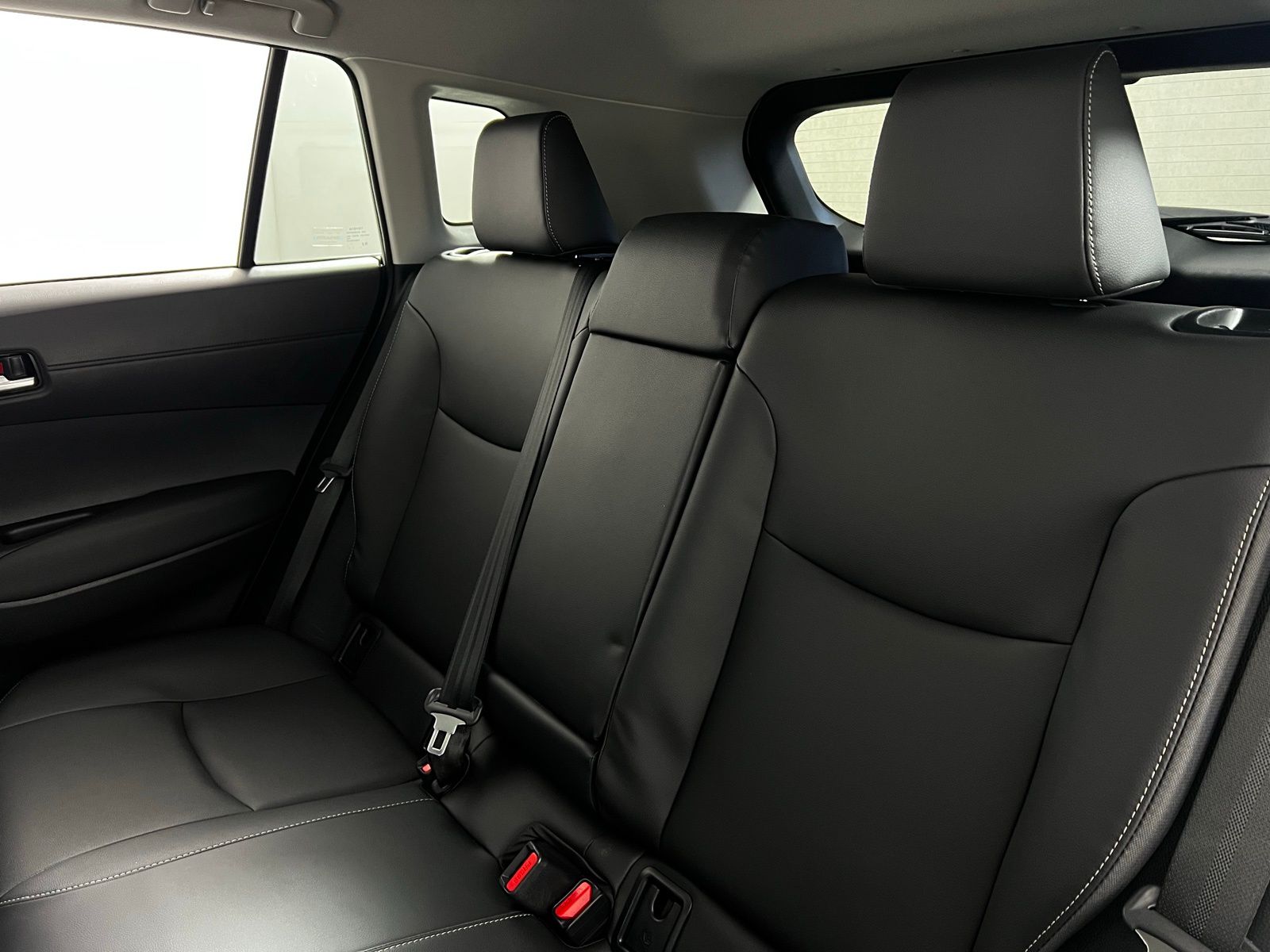 2025 Toyota Corolla Cross XLE 23