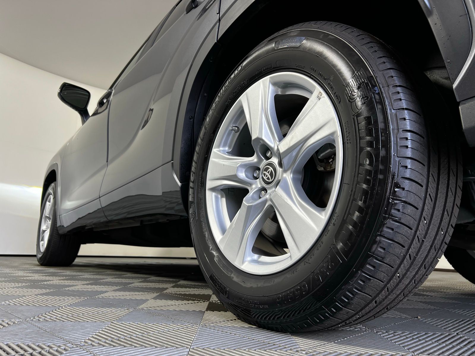 Thumbnail: 2024 Toyota Highlander - 27