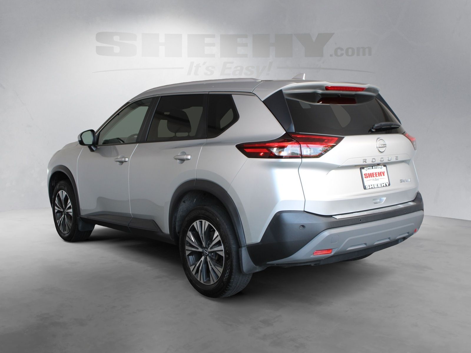Used 2023 Silver Nissan SV image 12