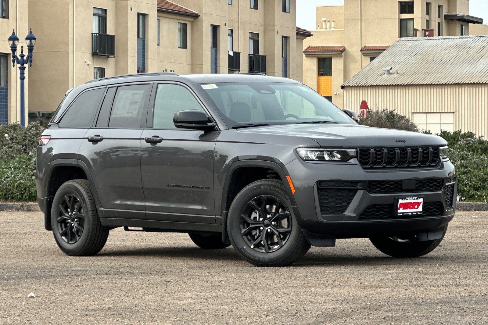 2026 Jeep Grand Cherokee Altitude 4WD