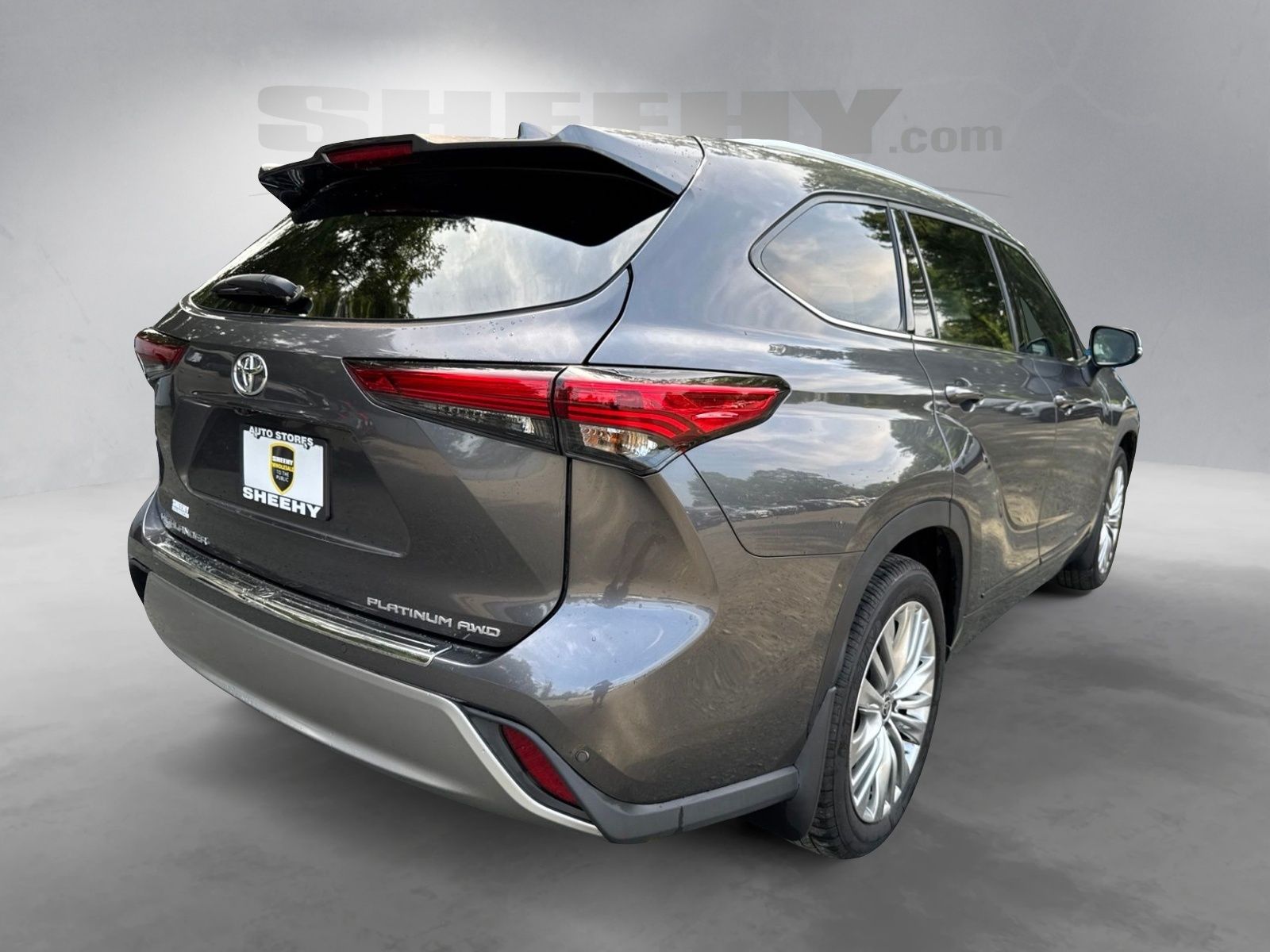 Used 2023 Magnetic Gray Metallic Toyota Platinum image 12