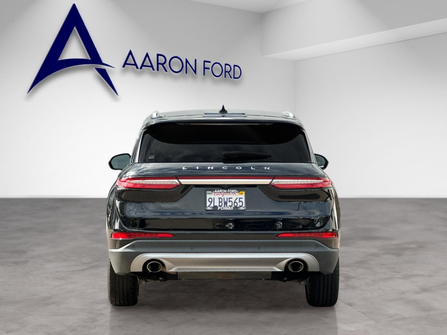 View vehicle photo 5
