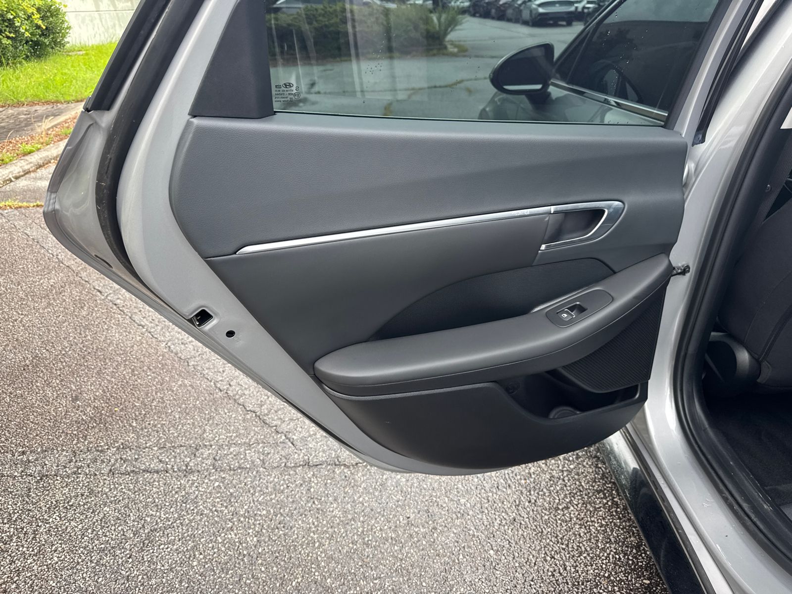 Used 2023 Silver Hyundai SEL image 21