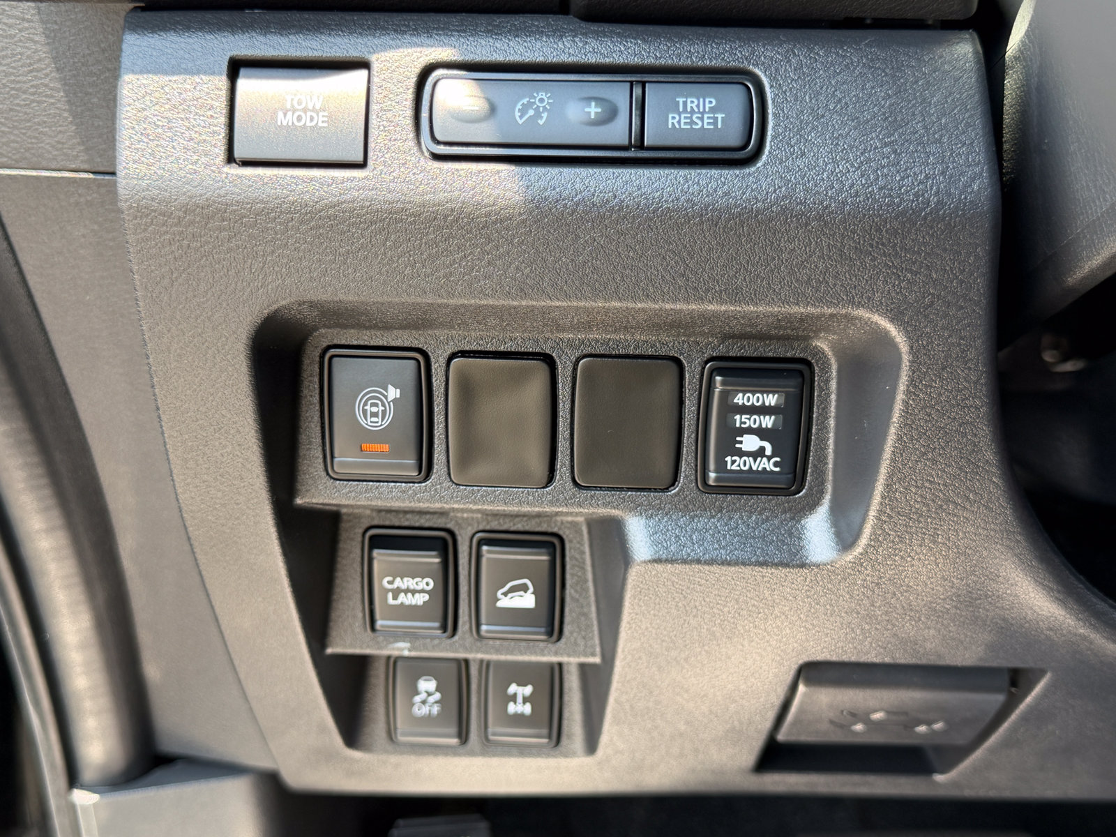 Used 2025 Black Nissan PRO-4X image 25