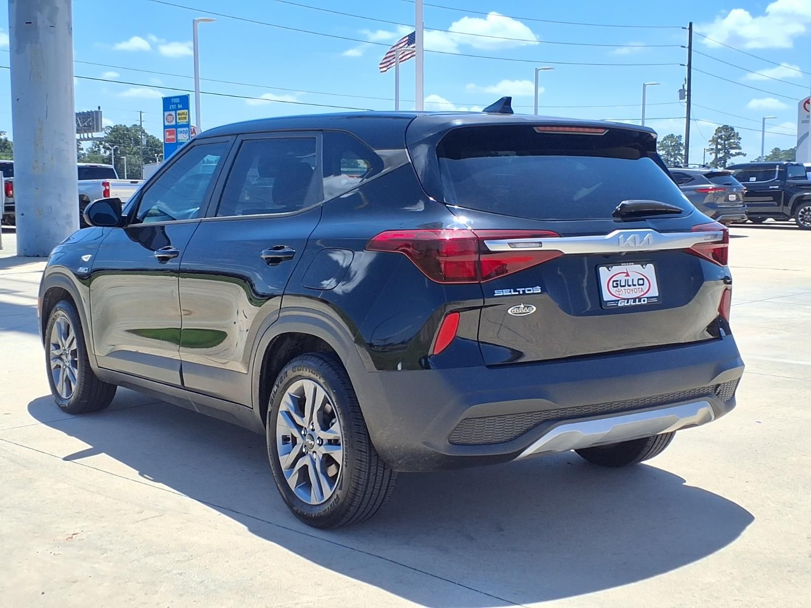 2022 Kia Seltos LX Black at DeMontrond Auto Country