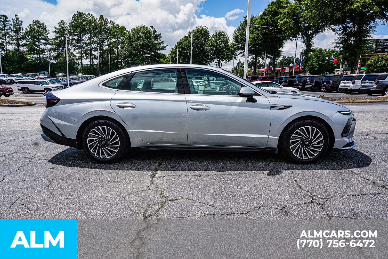 Used 2024 Silver Hyundai SEL image 10