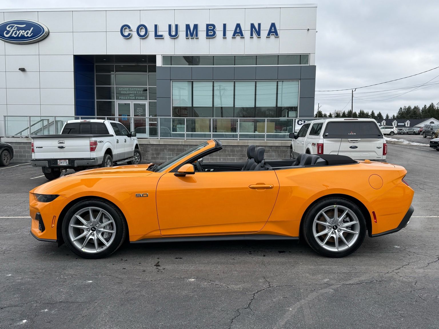 View vehicle photo 5