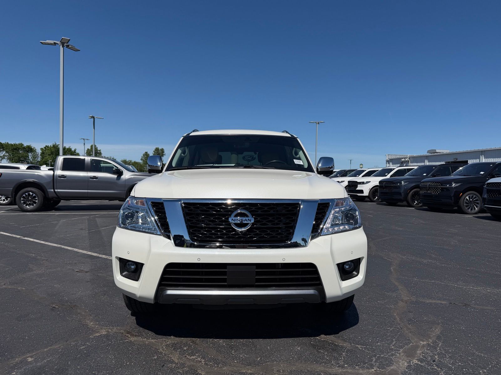 2020 Nissan Armada image 3