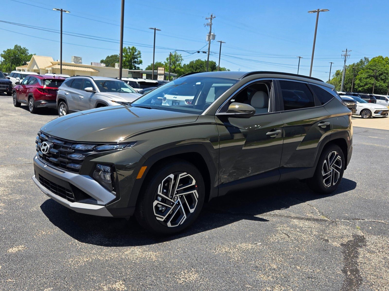 New 2026 Green HYUNDAI SEL image 3